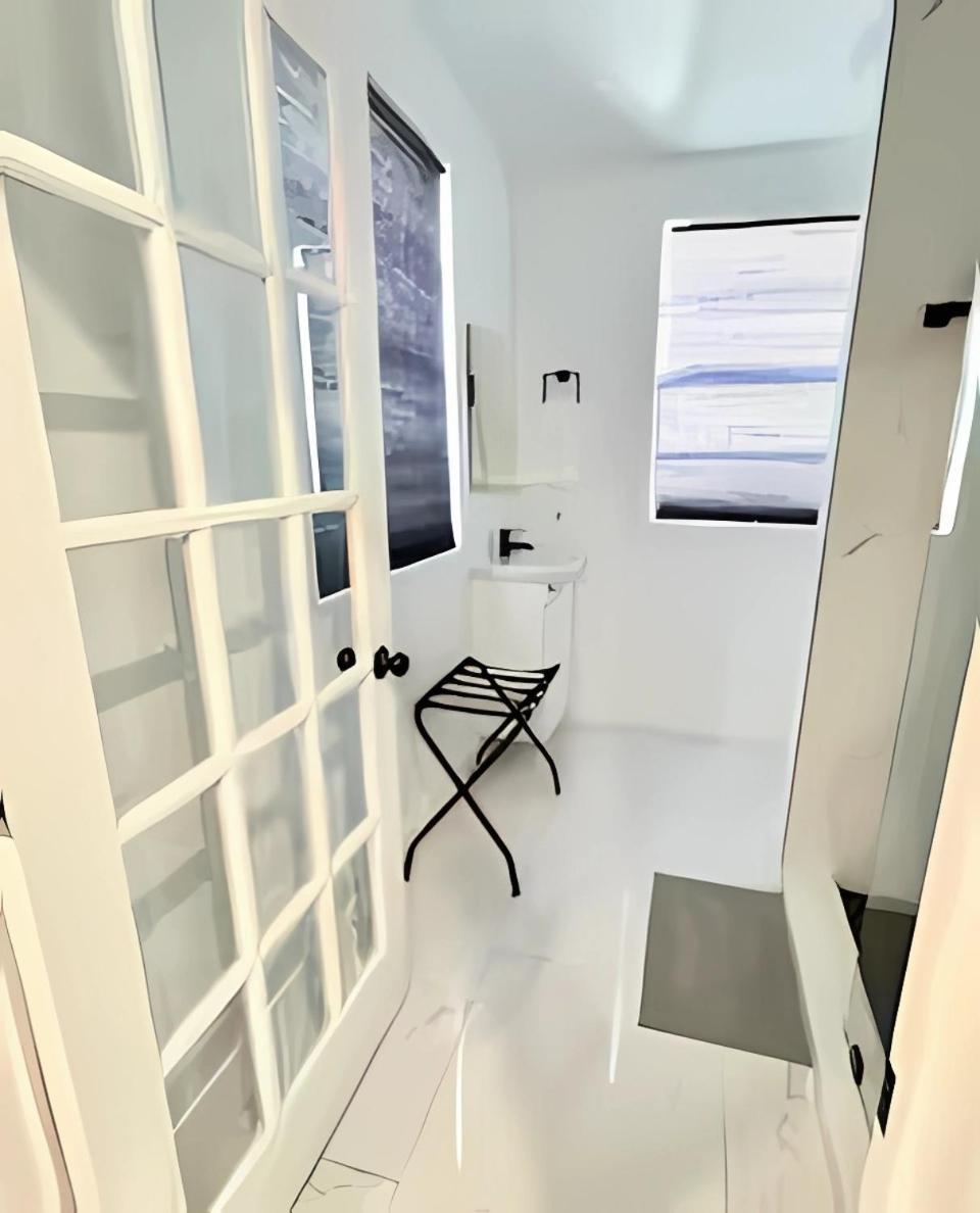 Homestay Private Close To Airport - Free Parking - 02 *
