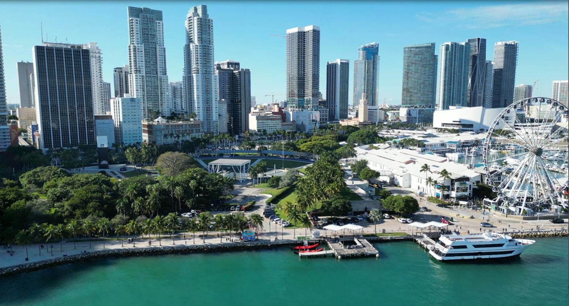 Quarto em Acomodações Particulares Private Close To Airport - Free Parking - 02 Miami
